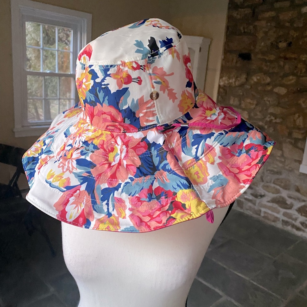 Reversible floral bucket hat